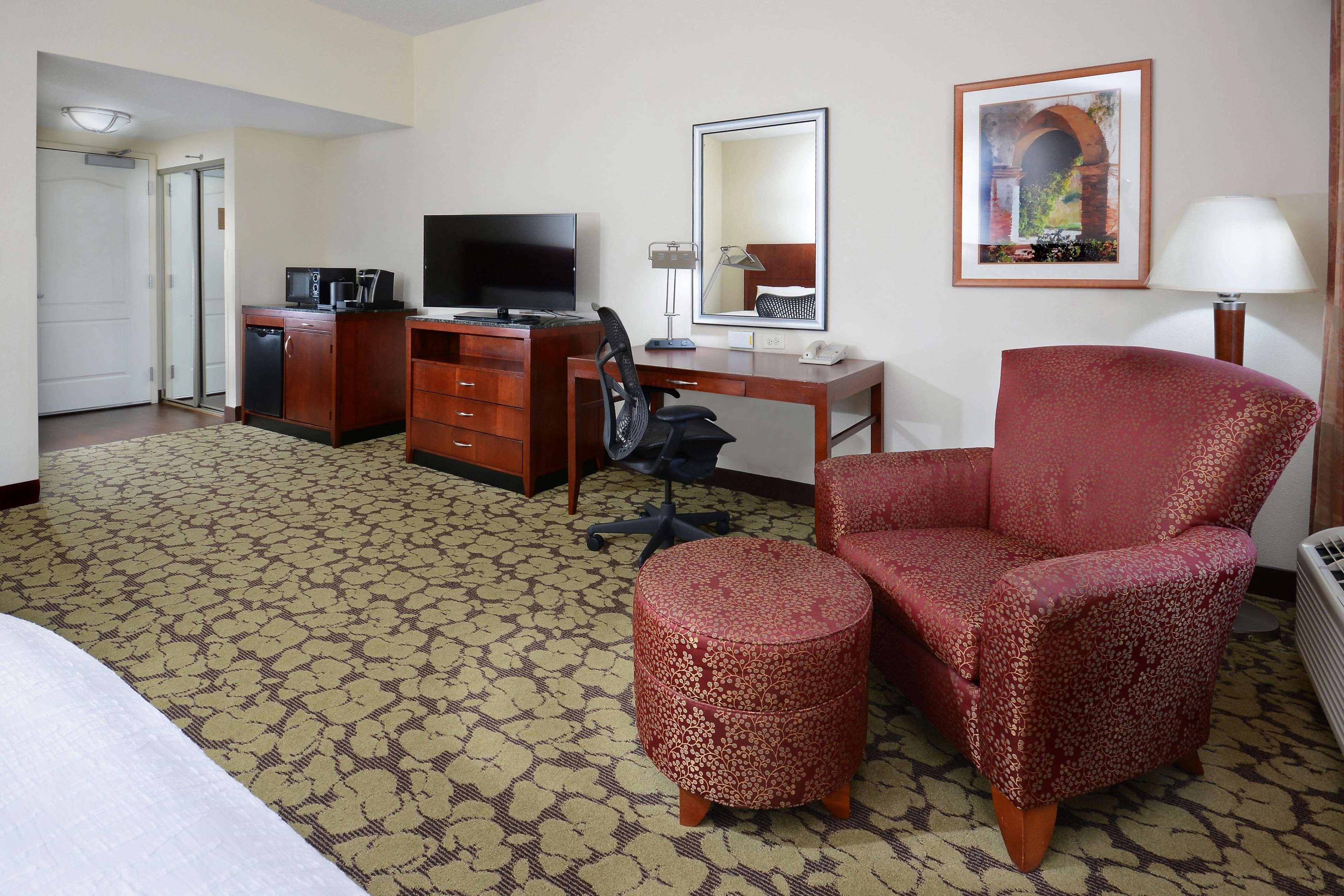 Hilton Garden Inn Greensboro Luaran gambar