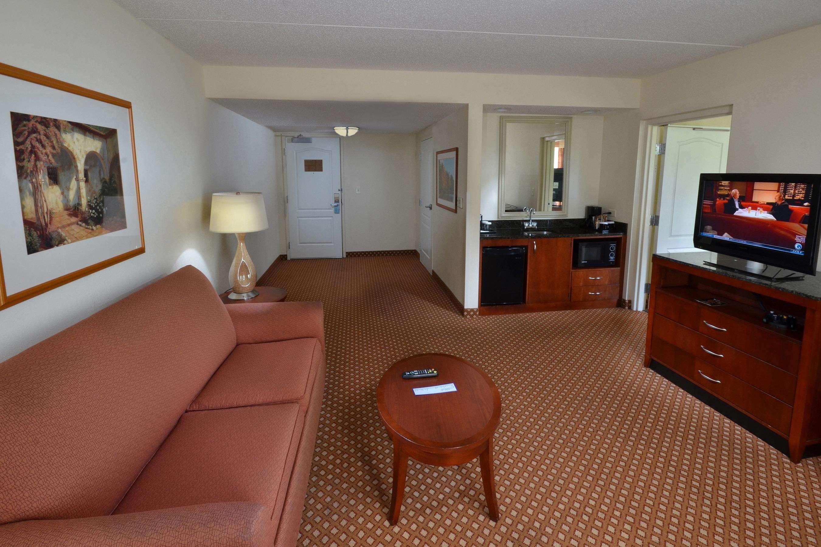 Hilton Garden Inn Greensboro Luaran gambar