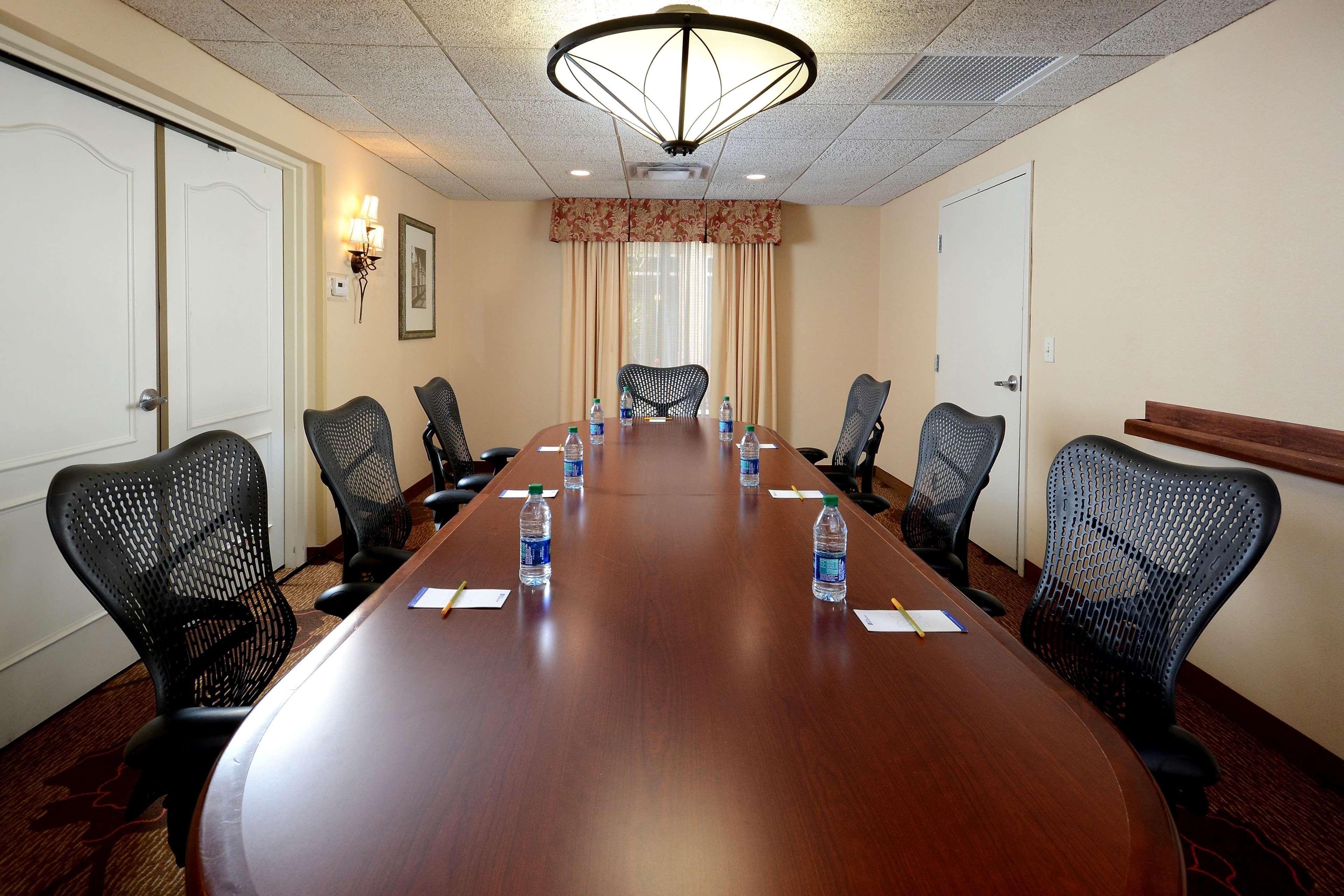 Hilton Garden Inn Greensboro Luaran gambar