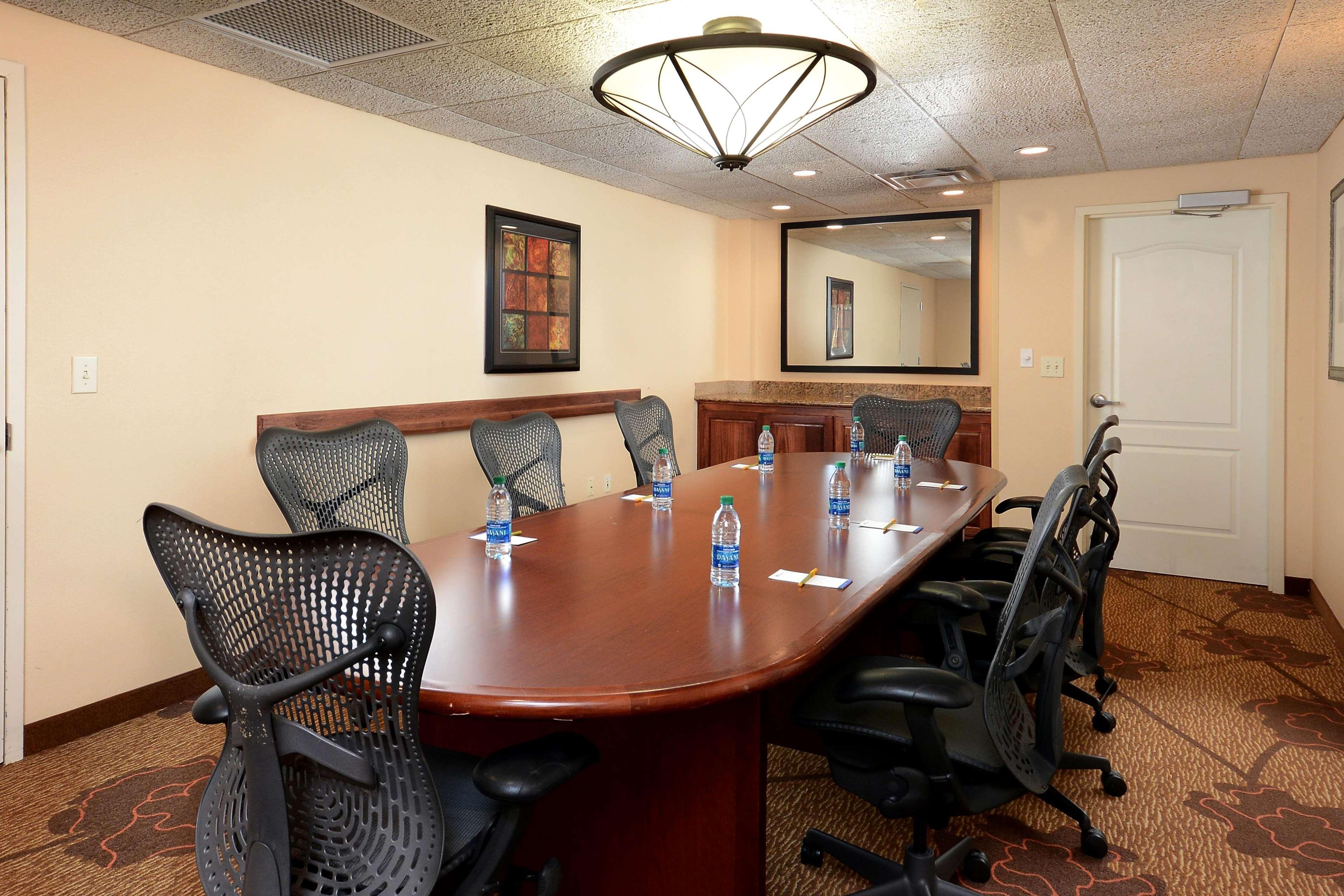 Hilton Garden Inn Greensboro Luaran gambar