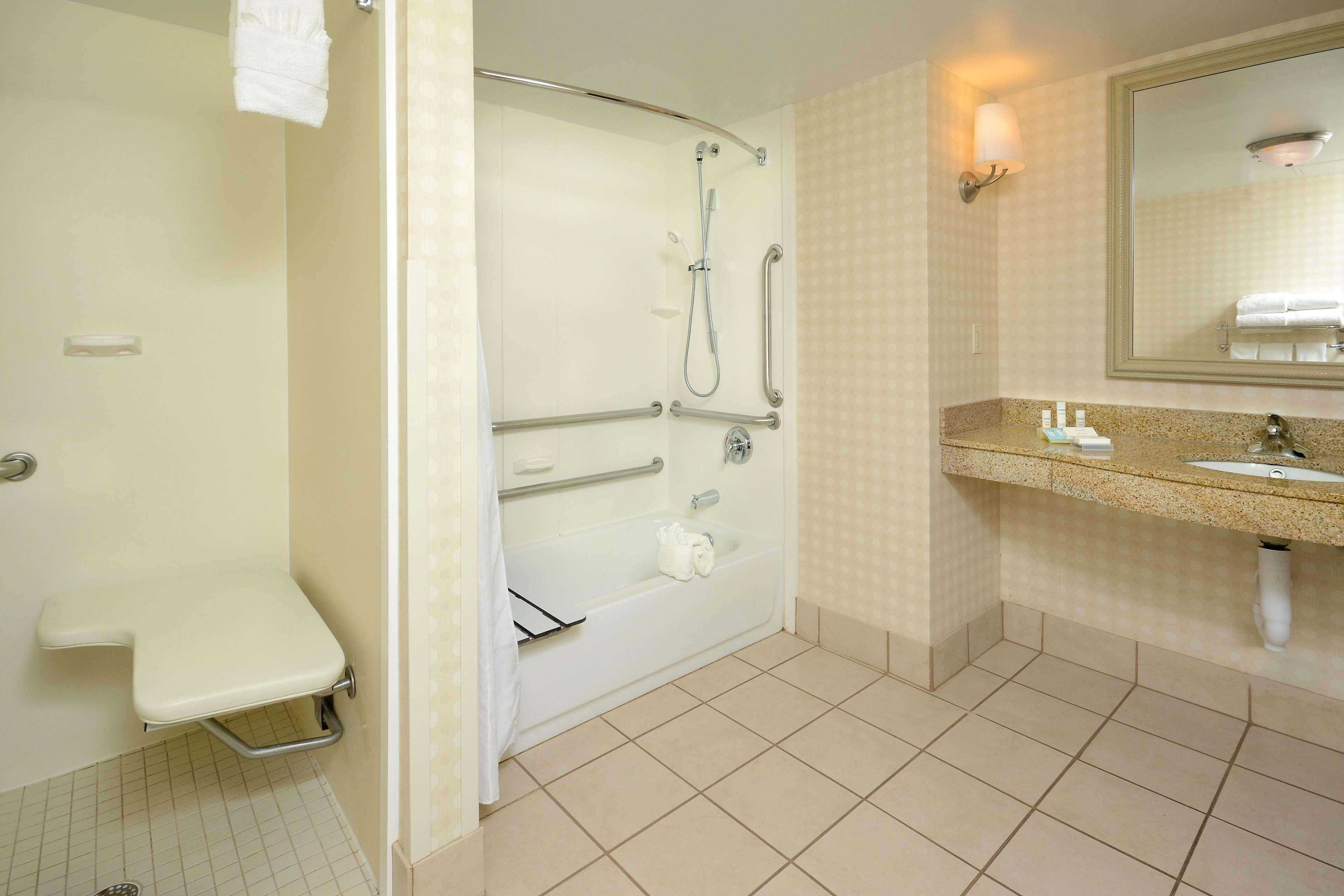 Hilton Garden Inn Greensboro Luaran gambar