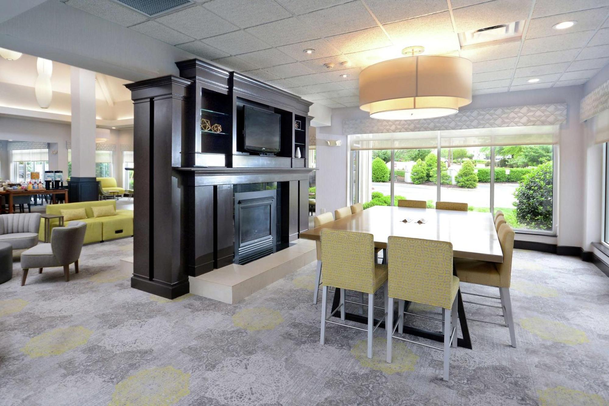 Hilton Garden Inn Greensboro Luaran gambar